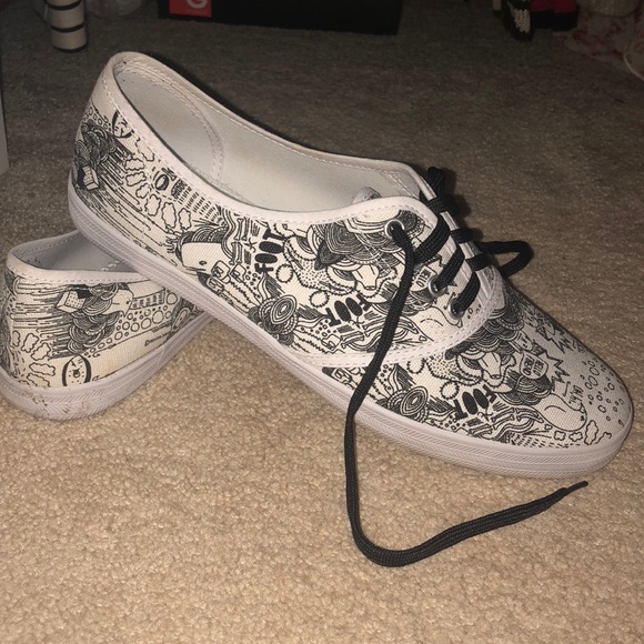Doodle canvas sneakers - Picture 2 of 6